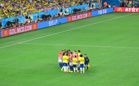 与这些竞争 与这些竞争